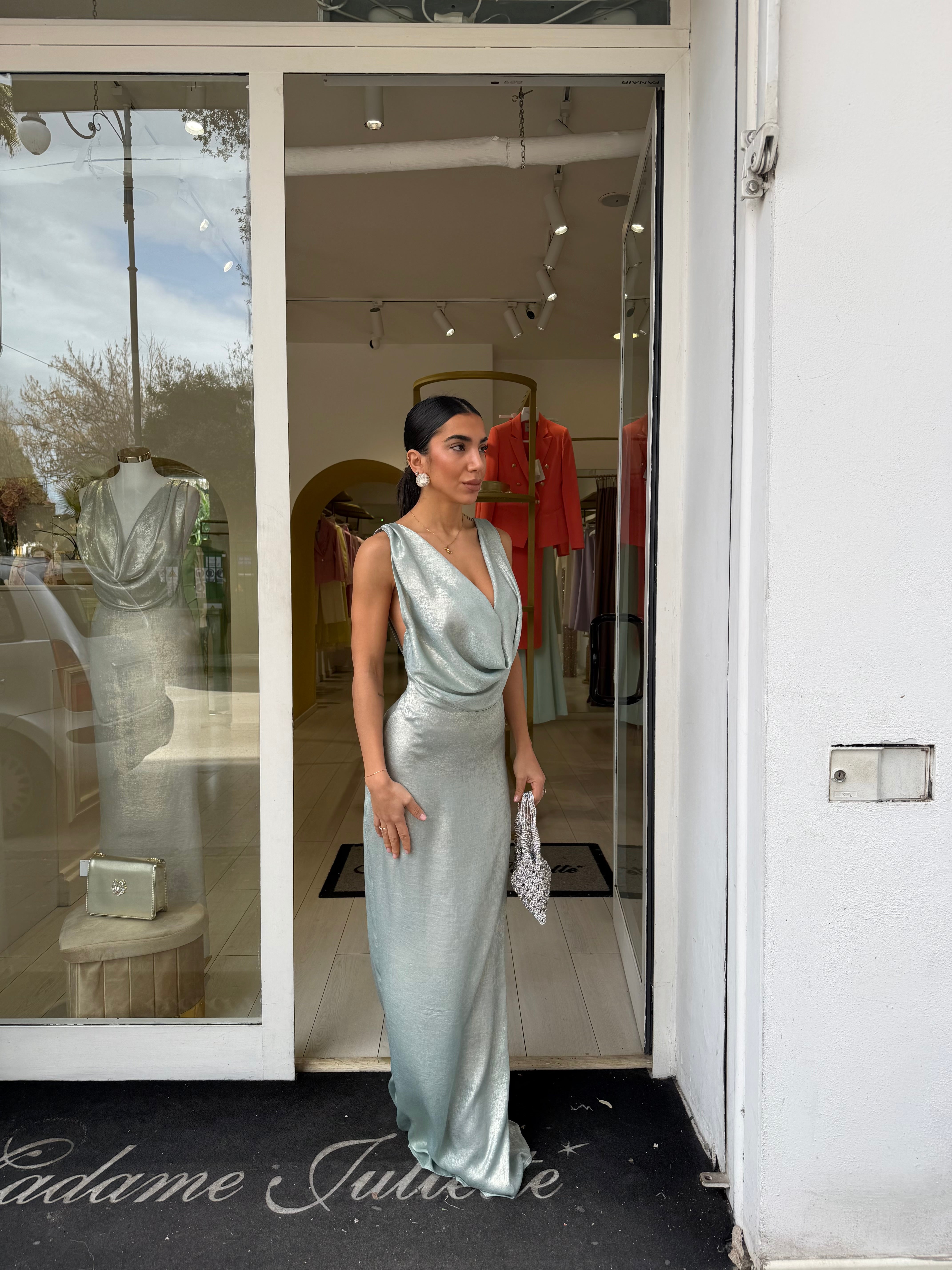 valut dress